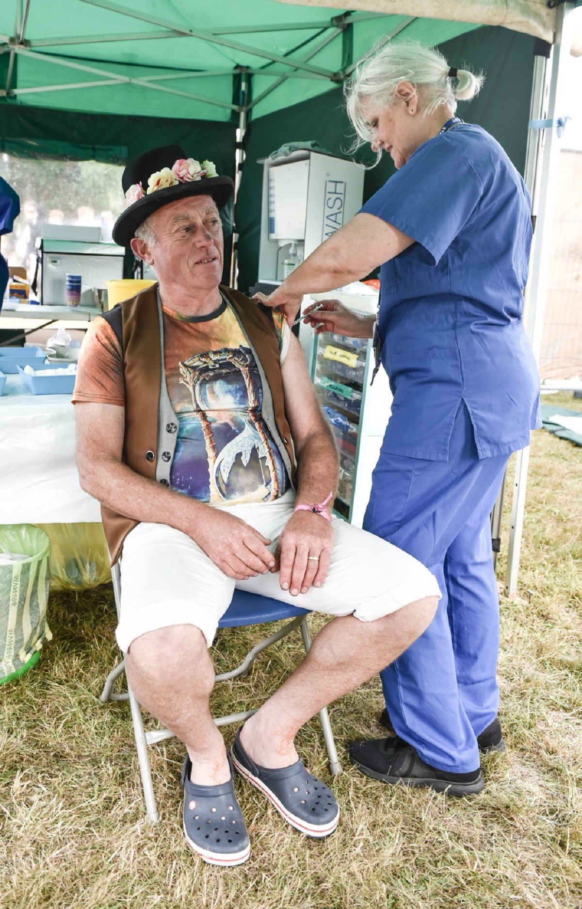More than 100 people receive jabs at Lakefest